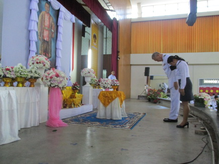 ร่วมพิธีวันที่ระลึกมหาเจษฎาบดินทร์ พระนั่งเกล้าเจ้าอยู่หัว และวันข้าราชการพลเรือน ประจำปี 2560..คลิก