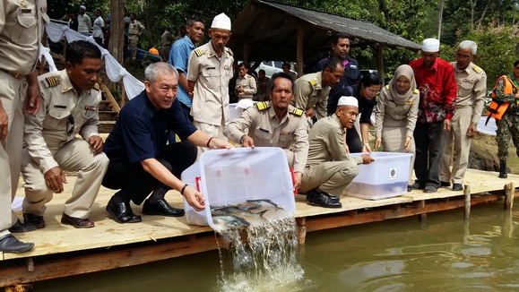 ออกหน่วยบริการตามโครงการจังหวัดเคลื่อนที่  “บำบัดทุกข์ บำรุงสุข สร้างรอยยิ้มให้ประชาชน”..คลิก
