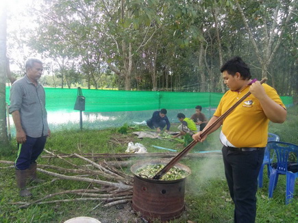 สาธิตการผลิตอาหารด้วยวัสดุในท้องถิ่น..คลิก