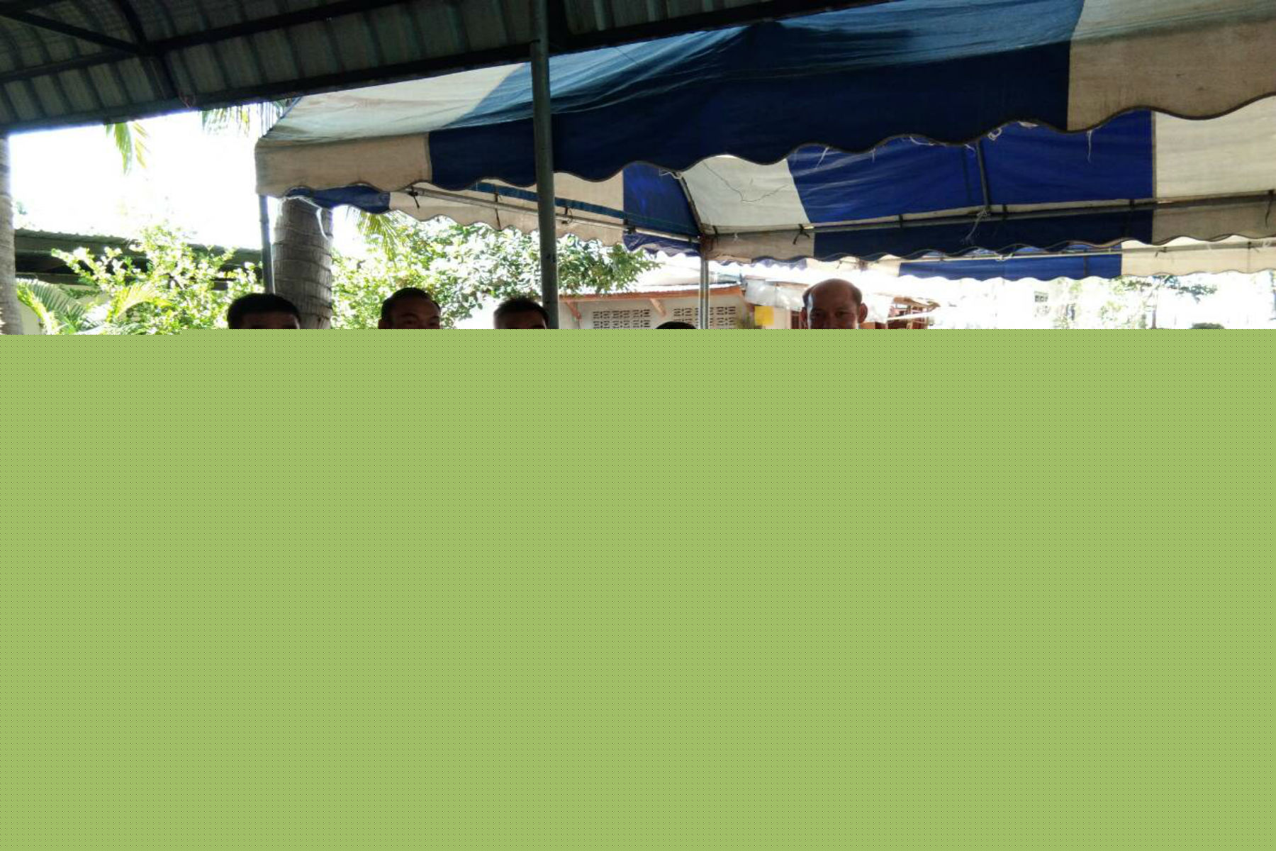 ประมงอำเภอเมือง มอบพันธุ์ปลาโครงการศูนย์ดำรงธรรมอำเภอยิ้ม