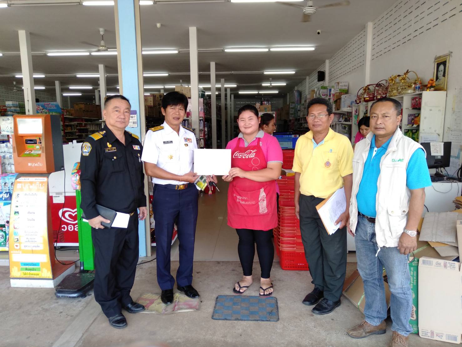 สำนักงานประมงจังหวัดศรีสะเกษร่วมกิจกรรมการเข้าตรวจสอบร้านค้าอาหารสัตว์