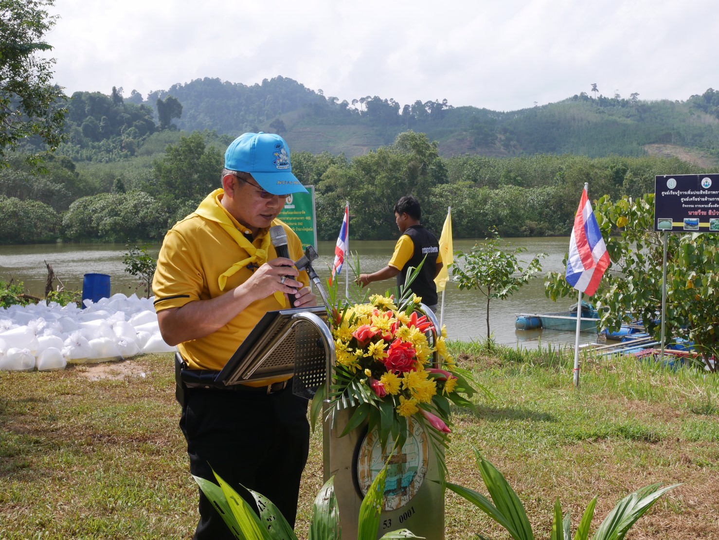 สนง.ประมง จ.ระนอง ปล่อยพันธุ์สัตว์น้ำ กว่า 3 ล้านตัว..คลิก