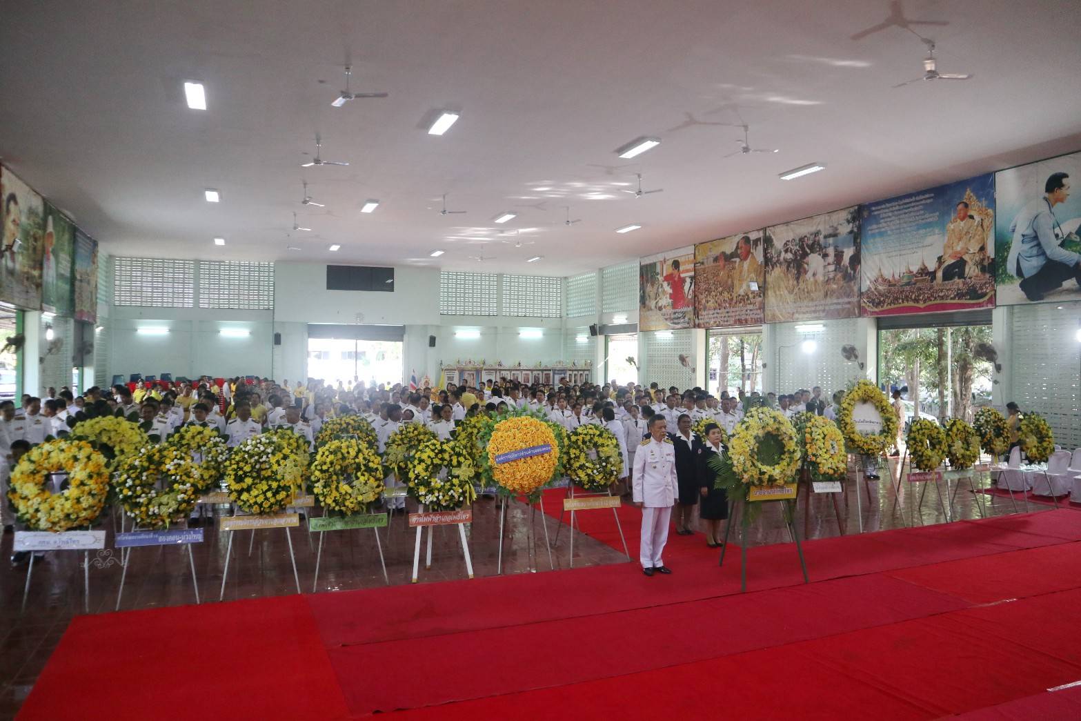 นางสาวหรรษา  ชิตกุล ประมงอำเภอโพธิ์ไทร  ร่วมพิธีบำเพ็ญกุศลและพิธีน้อมรำลึกเนื่องในวันคล้ายวันสวรรคตพระบาทสมเด็จพระบรมชนกาธิเบศร มหาภูมิพลอดุลยเดชมหาราช บรมนาถบพิตร..คลิก