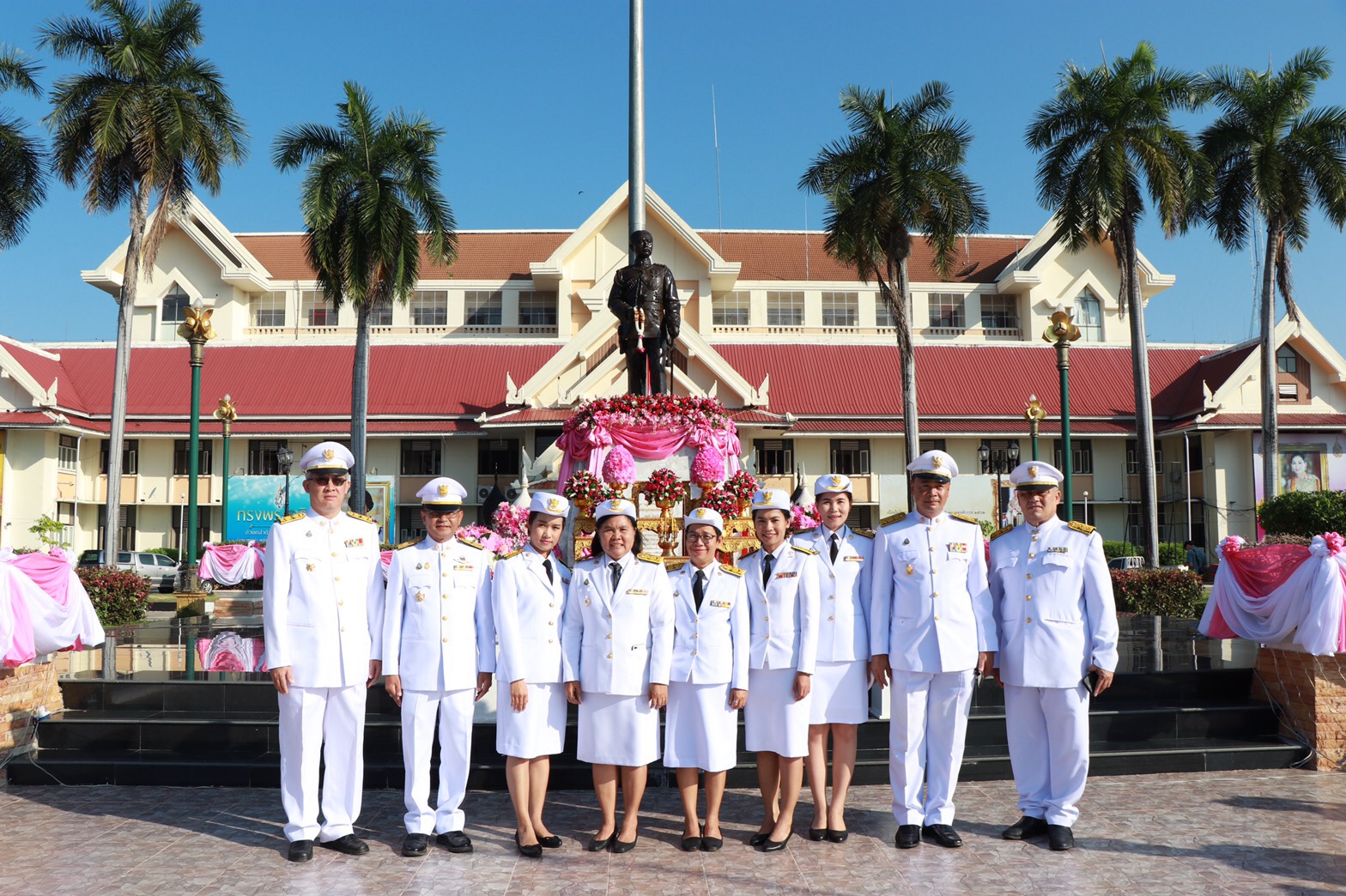 จังหวัดศรีสะเกษ จัดพิธีบำเพ็ญกุศลและพิธีน้อมรำลึกเนื่องในวันคล้ายวันสวรรคตพระบาทสมเด็จพระจุลจอมเกล้าเจ้าอยู่หัว..คลิก