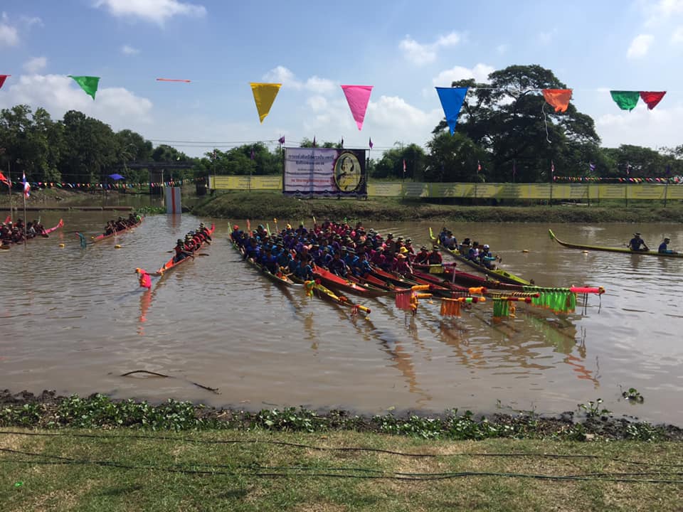 พิธีแข่งขันเรือยาวชิงถ้วยพระราชทาน..คลิก