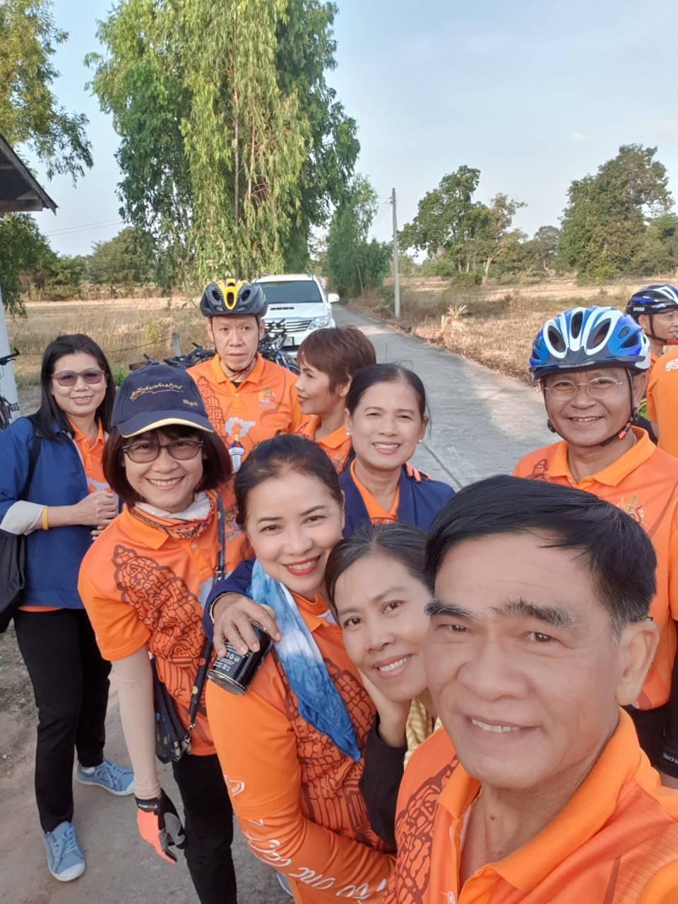 สำนักงานประมงจังหวัดศรีสะเกษ ร่วมกิจกรรม “ปั่นไปปลอบ” ใจสุขได้บุญกายสุขภาพดี ศรีสะเกษเมือง Sport city..คลิก