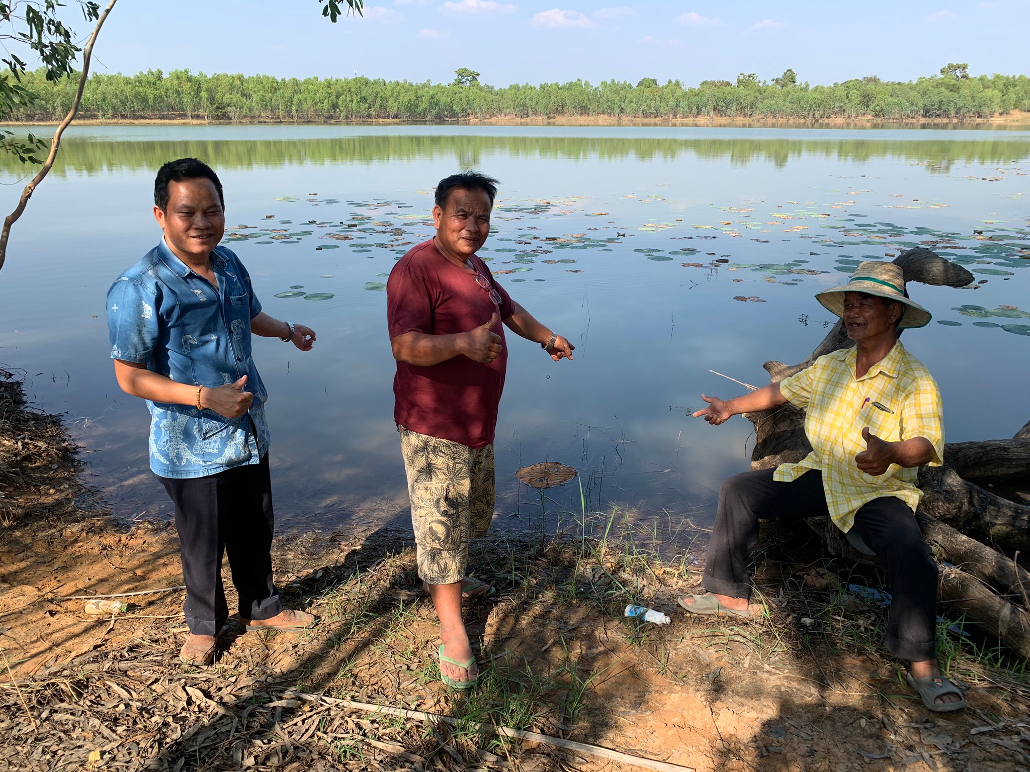 ประมงอำเภอเขื่องใน ลงพื้นที่ บ้านศรีบัว ม.11,12 ตำบลสร้างถ่อ อำเภอเขื่องใน จัดทำเอกสารใบสมัครเกษตรกรโครงการเกษตรกรปราดเปรื่อง  และประชุมประชาคมคัดเลือกคณะกรรมการบริหารจัดการประจำแหล่งน้ำชุมชน..คลิก