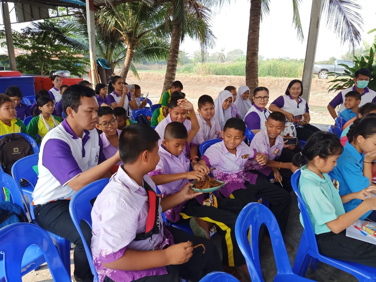 จัดอบรมหลักสูตร การเลี้ยงปลาในบ่อโรงเรียน  ณ กลุ่มวิสาหกิจชุมชนลำไทรพัฒนา หมู่ที่ 13 ตำบลลำไทร อำเภอลำลูกกา จังหวัดปทุมธานี                ..คลิก