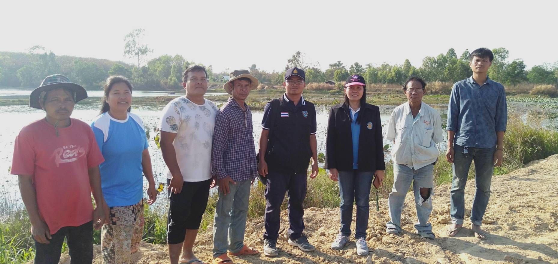 ประมงอำเภอสิรินธรและ หัวหน้าหน่วยป้องกันและปราบปรามประมงน้ำจืดเขื่อนสิรินธรลงพื้นที่เพื่อดำเนินการตามโครงการสร้างรายได้จากอาชีพประมงในแหล่งน้ำชุมชน โดยสำรวจแหล่งน้ำบ่อน้ำชุมชนอ่างเก็บน้ำห้วยน้ำใส บ้านห้วยน้ำใส ตำบลช่องเม็ก อำเภอสิรินธร จังหวัดอุบลราชธานี..คลิก