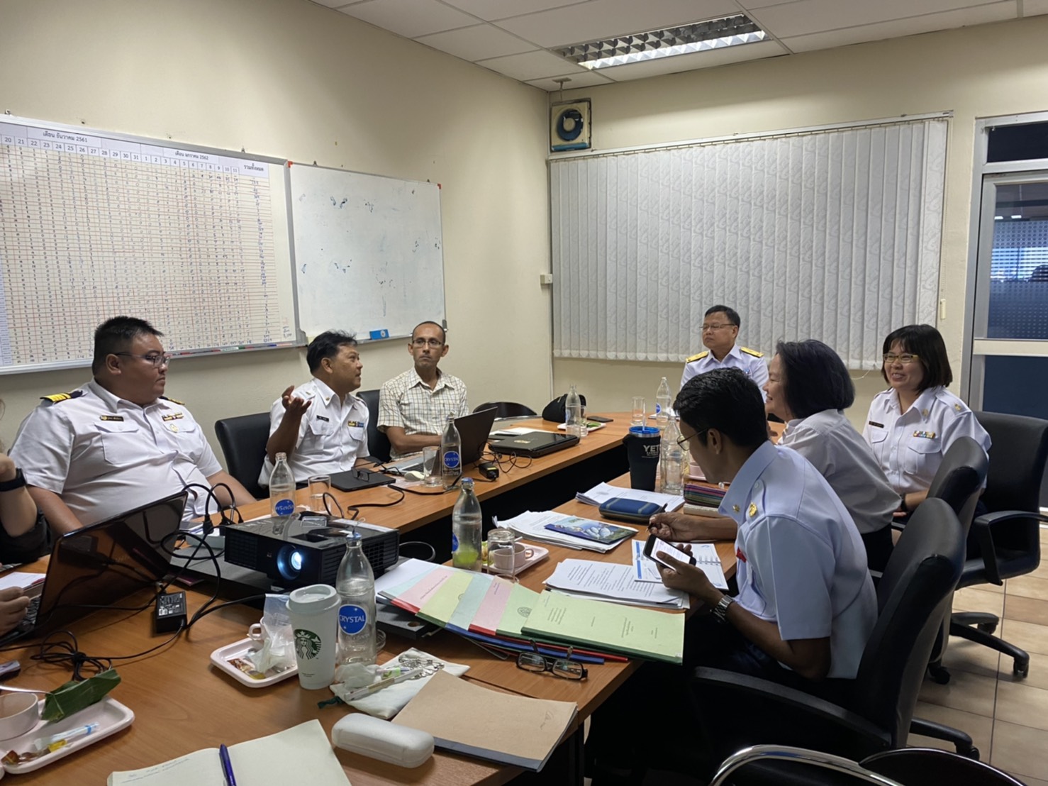 ศูนย์วิจัยและพัฒนาประมงอ่าวไทยตอนบน (สมุทรปราการ) เข้าร่วมประชุมกับคณะทำงาน และ ผู้อำนวยการ กองวิจัยและพัฒนาประมงทะเล..คลิก