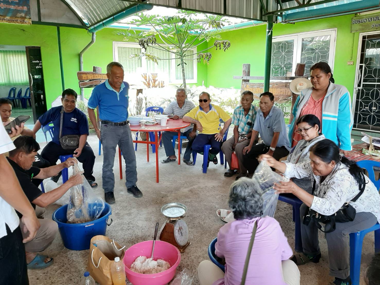 จัดฝึกอบรมเกษตรกรโครงการพัฒนาเกษตรกรปราดเปรื่อง (Smart Farmer) ด้านการเพาะเลี้ยงสัตว์น้ำจืด ประจำปี 2563 รุ่นที่ 1 อำเภอครบุรี..คลิก