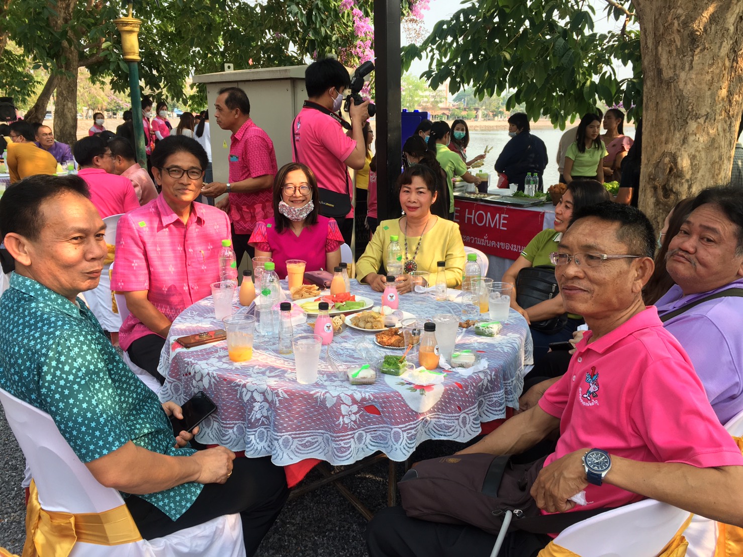วันที่ 18 มีนาคม 2563 เวลา 15.30 น. ประมงจังหวัดหนองบัวลำภู  เข้าร่วมสภากาแห ณ ถนนผ้าทอหนองบัวลำภู ริมบึงหนองบัวลำภู..คลิก
