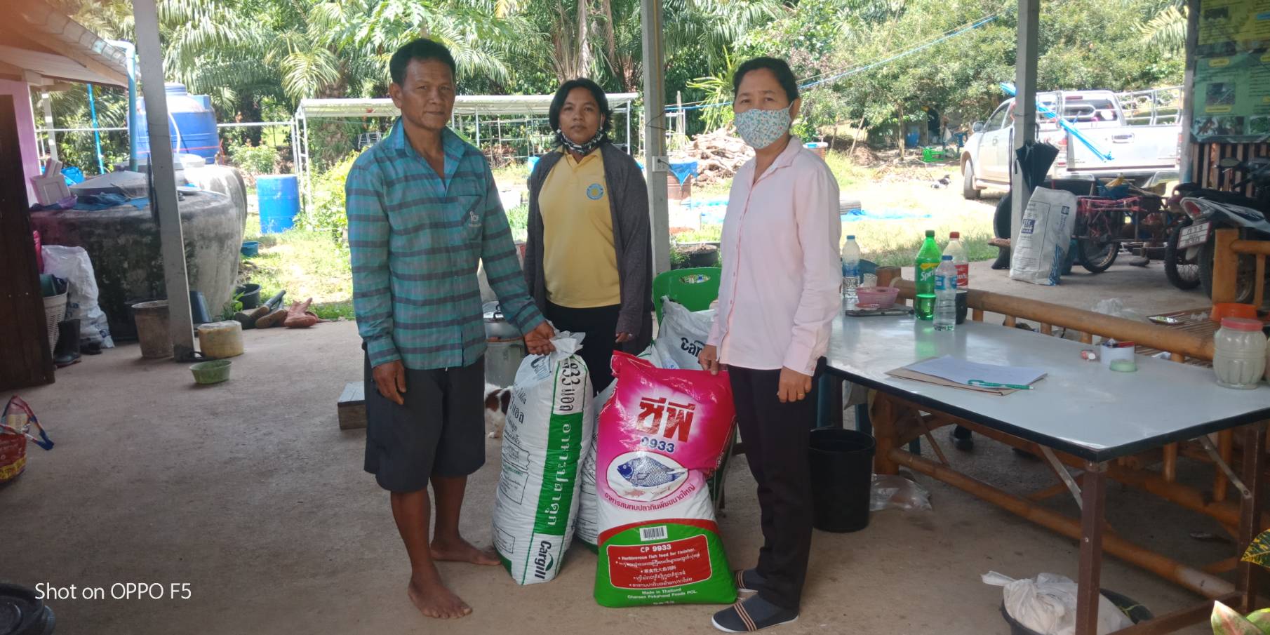 สำนักงานประมงจังหวัดระนอง มอบปัจจัยการผลิต..คลิก