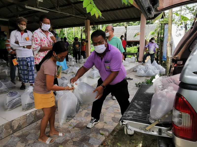 ร่วมมอบพันธุ์ปลาโครงการเกษตรทฤษฎีใหม่ ปี 63 อำเภอตะโหมด จังหวัดพัทลุง..คลิก