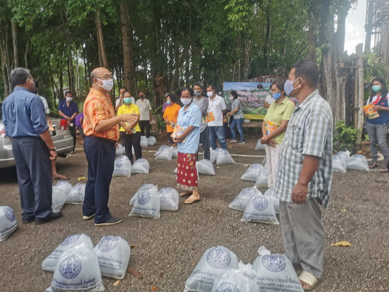 ร่วมมอบพันธุ์ปลาโครงการเกษตรทฤษฎีใหม่ ปี 63 อำเภอเขาชัยสน จังหวัดพัทลุง..คลิก