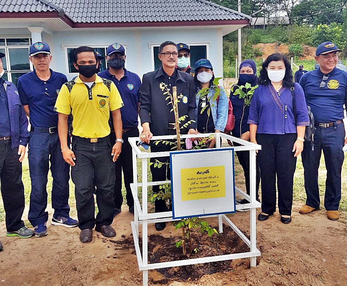 ร่วมปลูกต้นไม้ โครงการปลูกป่าเพื่อพ่อหลวง ณ หน่วยอนุรักษ์ทรัพยากรประมงน้ำจืดห้วยโสมง ปราจีนบุรี ..คลิก