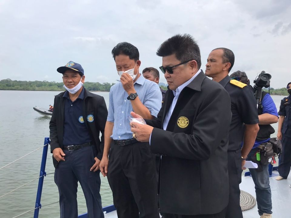 รองอธิบดีกรมประมงนำสื่อมวลชนในพื้นที่ร่วมติดตาม การเพิ่มขึ้นของปลาทู หลังประกาศ มาตรการกำหนดพื้นที่ห้ามจับปลาทูฤดูวางไข่..คลิก