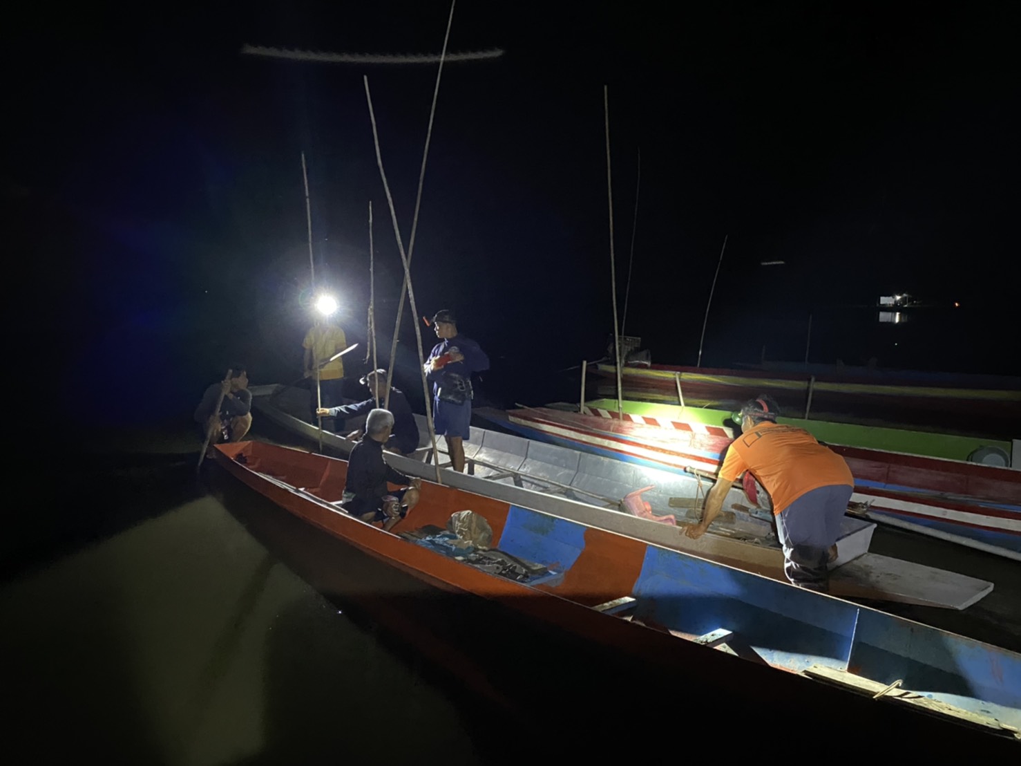 วันที่ 9 กรกฎาคม 2563 เวลา 21.00 น. - 22.00 น. ชุดเฉพาะกิจควบคุมการทำการประมงอ่างเก็บน้ำเขื่อนอุบลรัตน์ ในช่วงฤดูน้ำแดง ประจำปี 2563..คลิก