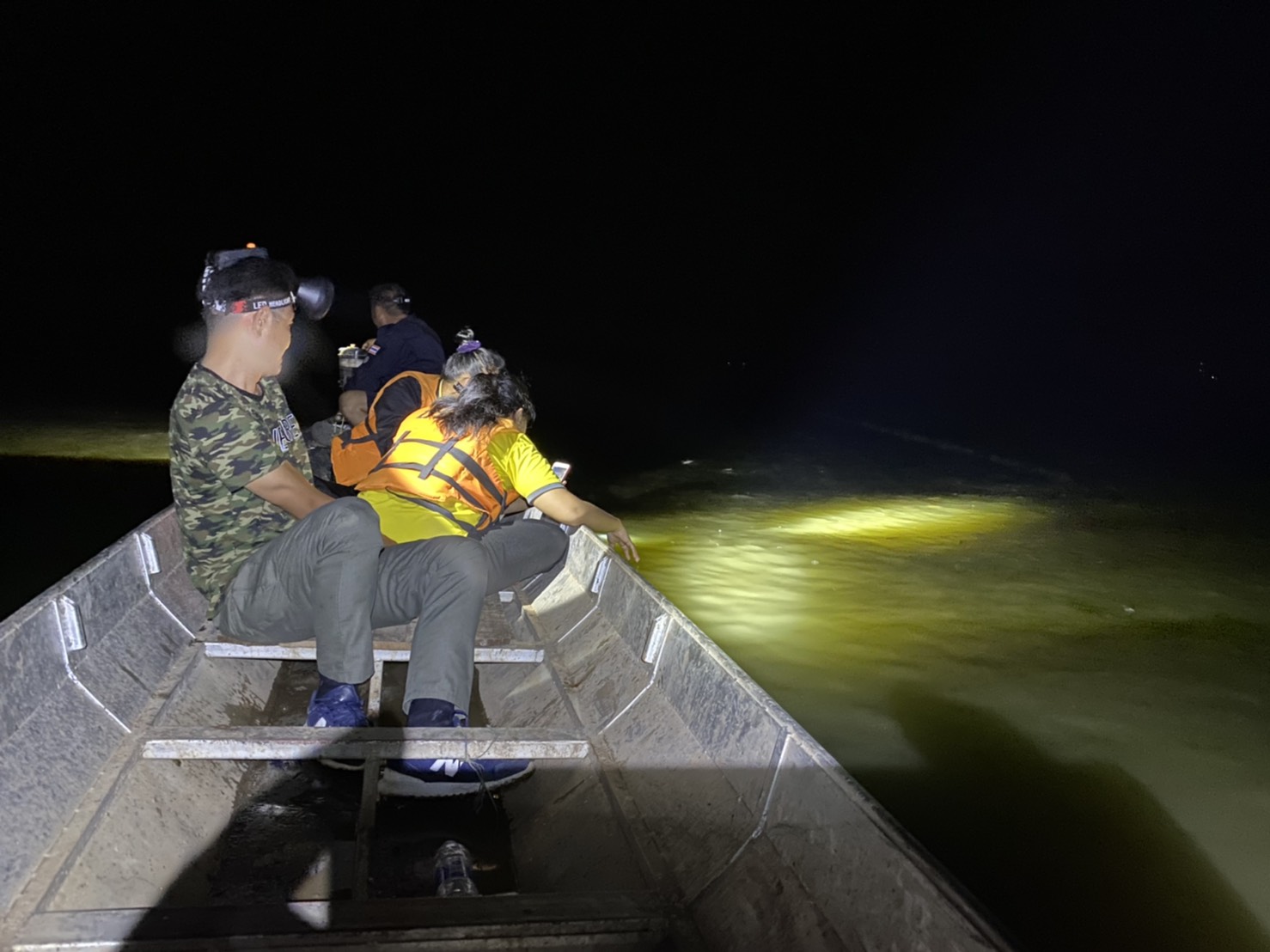 วันที่ 16 กรกฎาคม 2563 ชุดเฉพาะกิจควบคุมการทำการประมงอ่างเก็บน้ำเขื่อนอุบลรัตน์ ในช่วงฤดูน้ำแดง ประจำปี 2563..คลิก