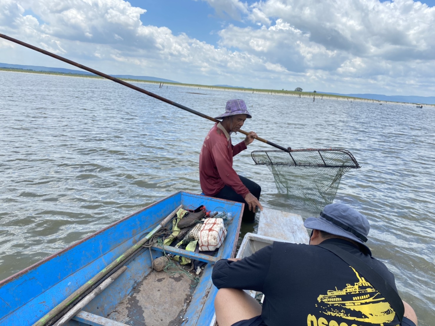 วันที่ 17 กรกฎาคม 2563 เวลา 17.00 - 23.00 น. ชุดเฉพาะกิจควบคุมการทำการประมงอ่างเก็บน้ำเขื่อนอุบลรัตน์ ในช่วงฤดูน้ำแดง ประจำปี 2563..คลิก