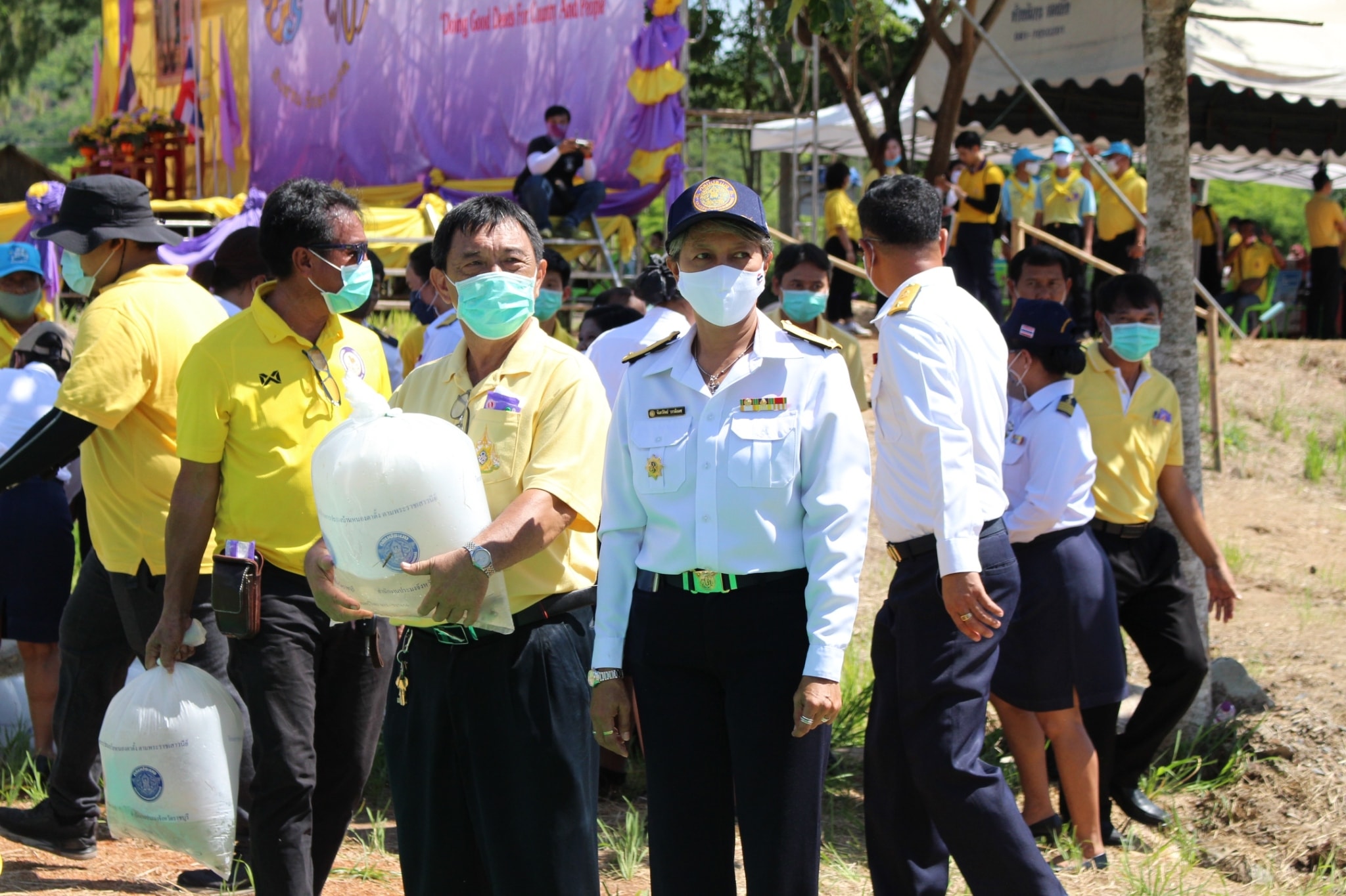 จัดกิจกรรม PEA จิตอาสา ทำความดี เฉลิมพระเกียรติเนื่องในโอกาสวันเฉลิมพระชนมพรรษาพระบาทสมเด็จพระเจ้าอยู่หัว..คลิก