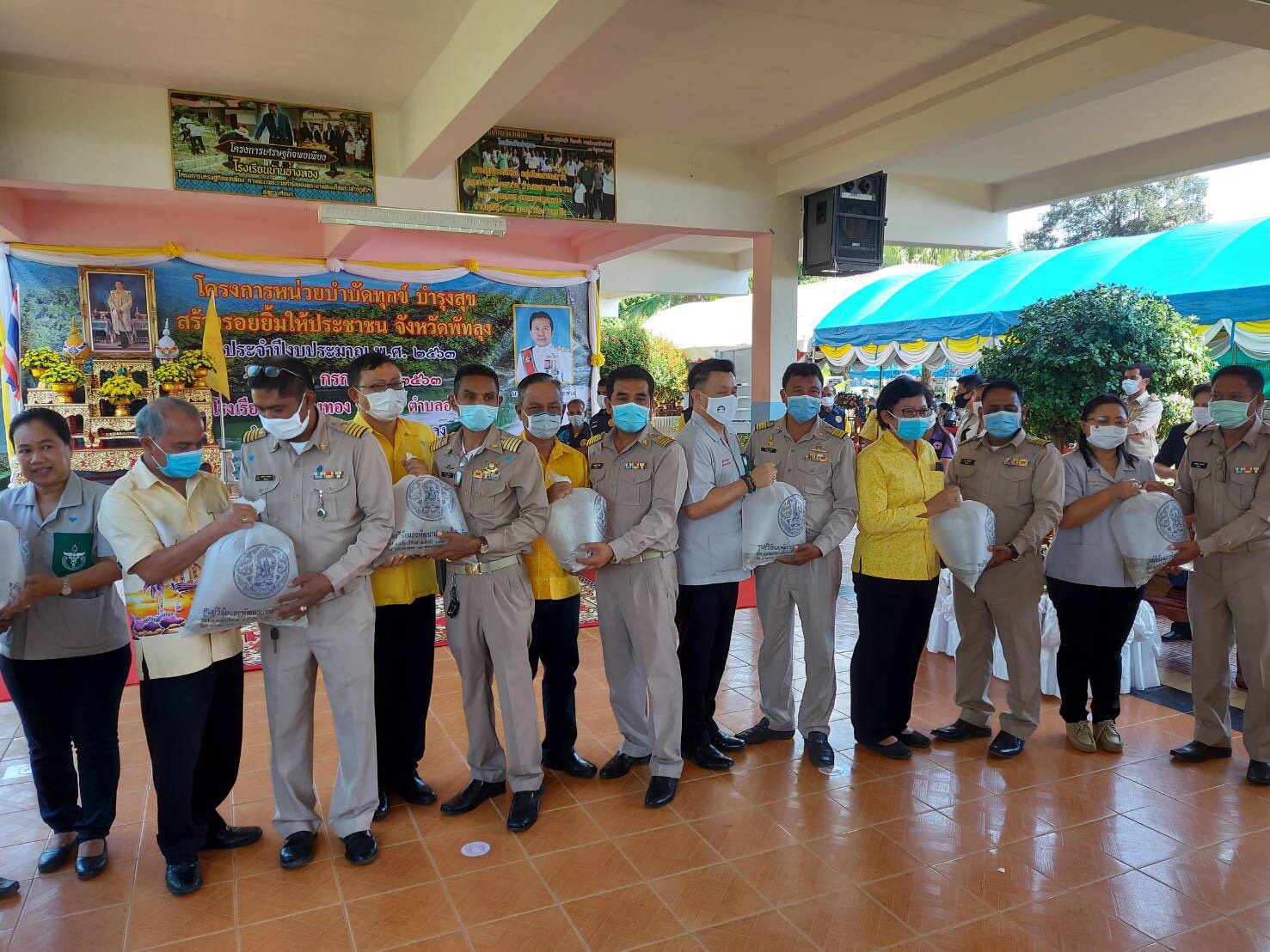 โครงการบำบัดทุกข์ บำรุงสุข สร้างรอยยิ้มให้ประชาชน..คลิก