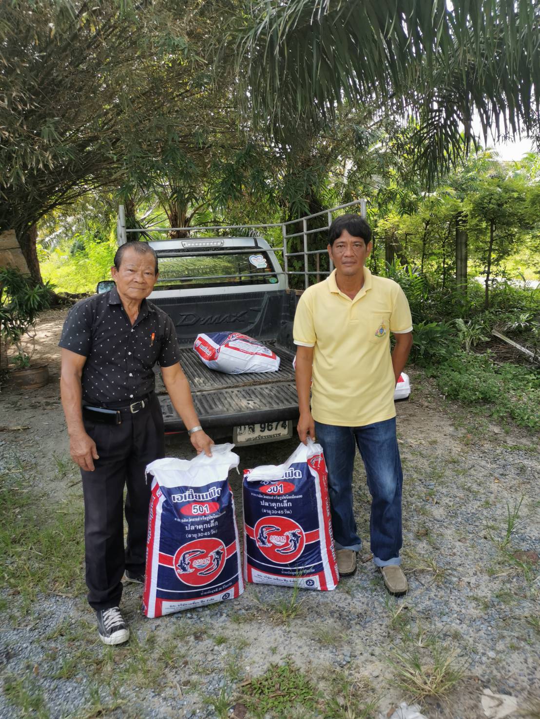 สำนักงานประมงอำเภอเชียรใหญ่  มอบปัจจัยการผลิตตามโครงการศูนย์เรียนรู้การเพิ่มประสิทธิภาพการผลิตสินค้าเกษตร (ศพก.)  แก่ศูนย์เครือข่ายด้านประมง..คลิก