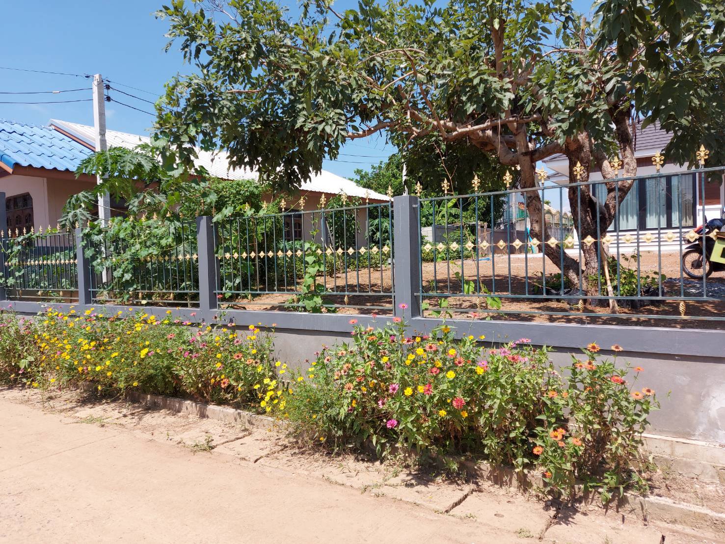 วันที่ 24 กรกฎาคม 2563  ติดตามผลการดำเนินงานตามนโยบายของรัฐบาลและการขับเคลื่อนจังหวัดหนองบัวลำภู เมืองน่าอยู่น่าเที่ยว ตามคำสั่งจังหวัดหนองบัวลำภู ที่ตำบลกุดดินจี่ อำเภอนากลาง