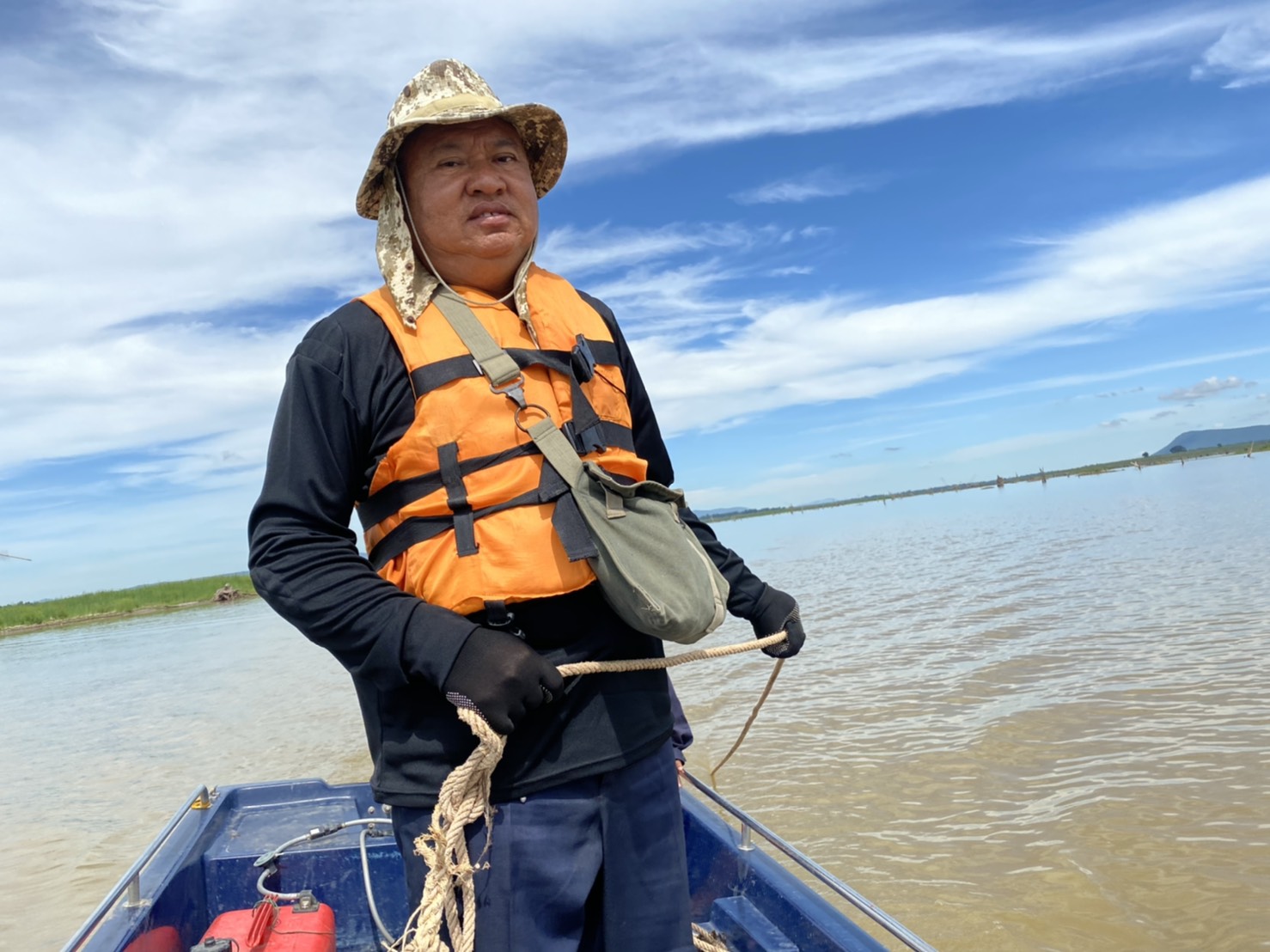 วันที่ 30 กรกฎาคม 2563 ชุดเฉพาะกิจควบคุมการทำการประมงอ่างเก็บน้ำเขื่อนอุบลรัตน์ ในช่วงฤดูน้ำแดง ประจำปี 2563  ได้ออกปฏิบัติงานตรวจตราป้องปรามเฝ้าระวังการทำการประมงที่ผิดกฎหมายบริเวณเขตอนุรักษ์พันธุ์สัตว์น้ำ..คลิก