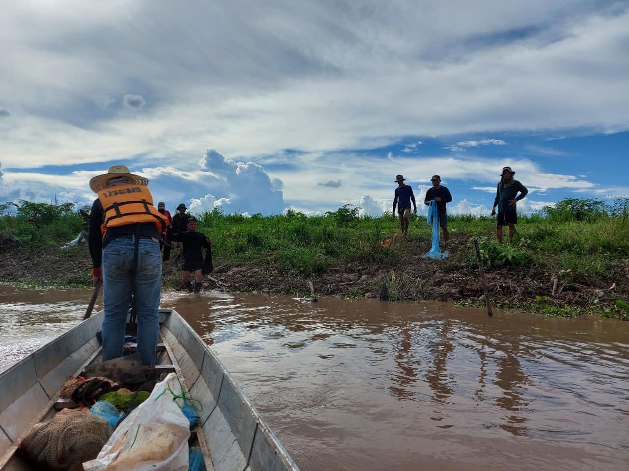 วันที่ 8 สิงหาคม 2563 ชุดเฉพาะกิจควบคุมการทำการประมงอ่างเก็บน้ำเขื่อนอุบลรัตน์ ในช่วงฤดูน้ำแดง ประจำปี 2563..คลิก