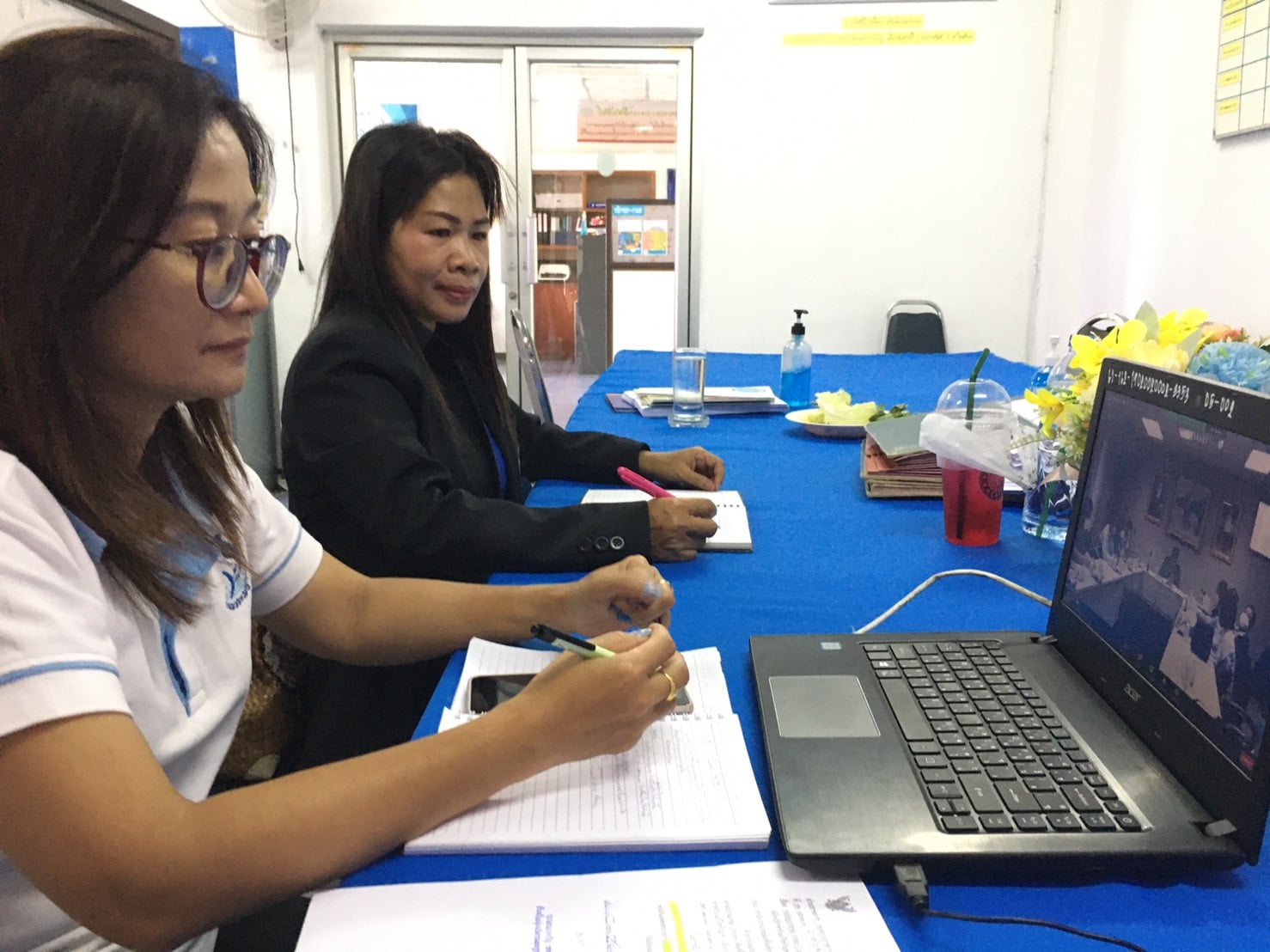 วันที่ 20 สิงหาคม 2563 เวลา 13.30 – 16.30 น. ร่วมประชุม Video Conference เพื่อชี้แจงข้อเสนอโครงการองค์กรภาคประชาชนผ่านหน่วยงานของรัฐเพื่อขอใช้เงินกู้สำหรับแก้ไขปัญหา เยียวยา และพื้นฟูเศรษฐกิจและสังคม..คลิก