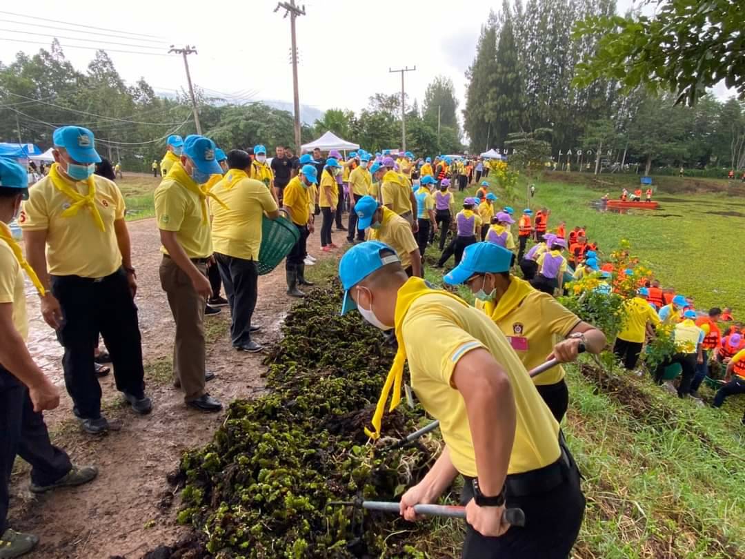 สำนักงานประมงจังหวัดนครราชสีมาร่วมกิจกรรมจิตอาสาพระราชทาน พัฒนาแหล่งน้ำอ่างเก็บน้ำห้วยกระบอก ตำบลไทยสามัคคี อำเภอวังน้ำเขียว