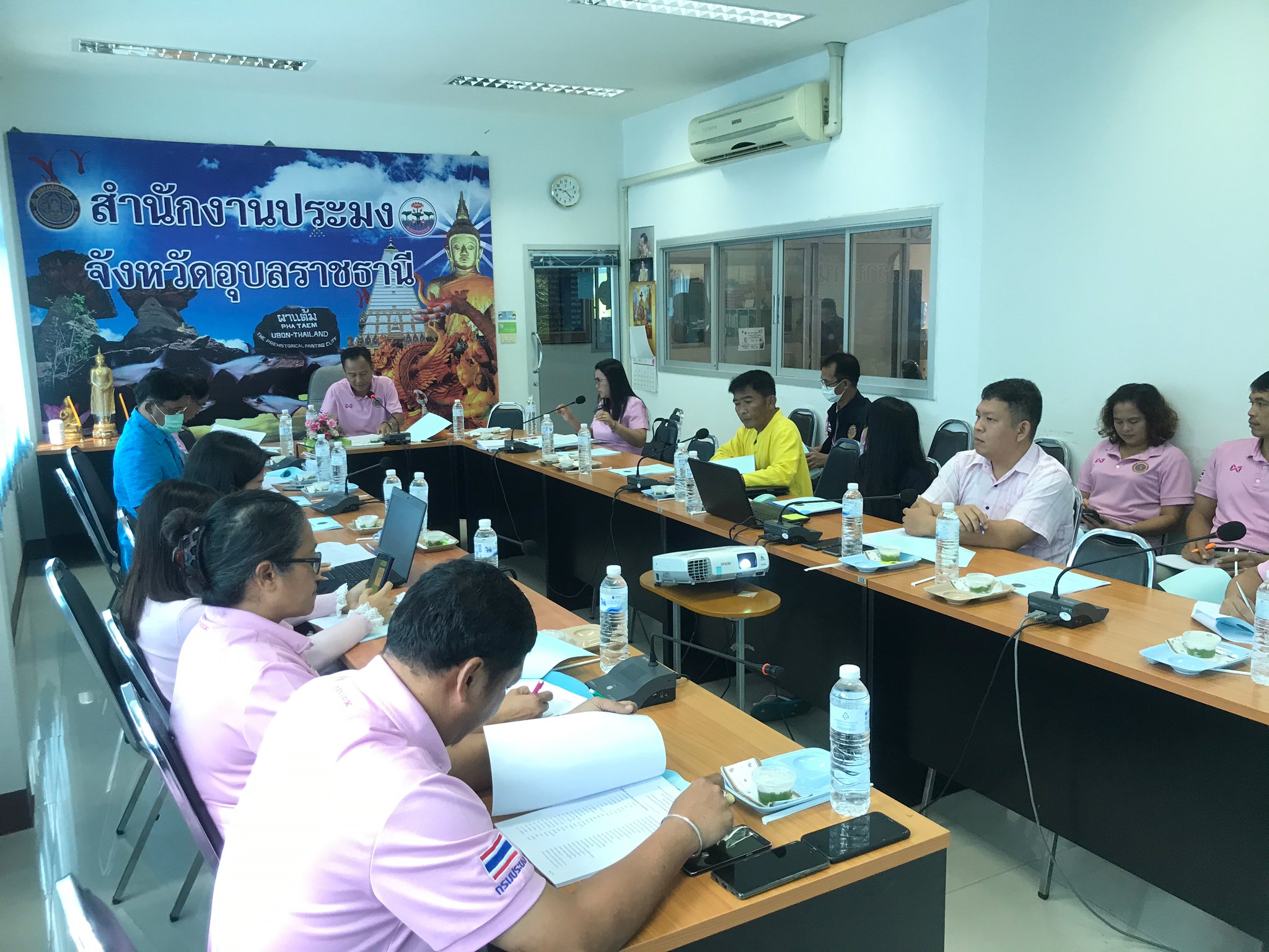 การประชุมประจำเดือนตุลาคม ครั้งที่ 9/2563 และการประชุมทางไกล VDO Conference ในการชี้แจงโครงการสำคัญตามนโยบายกระทรวงฯ ปีงบประมาณ 2564..คลิก