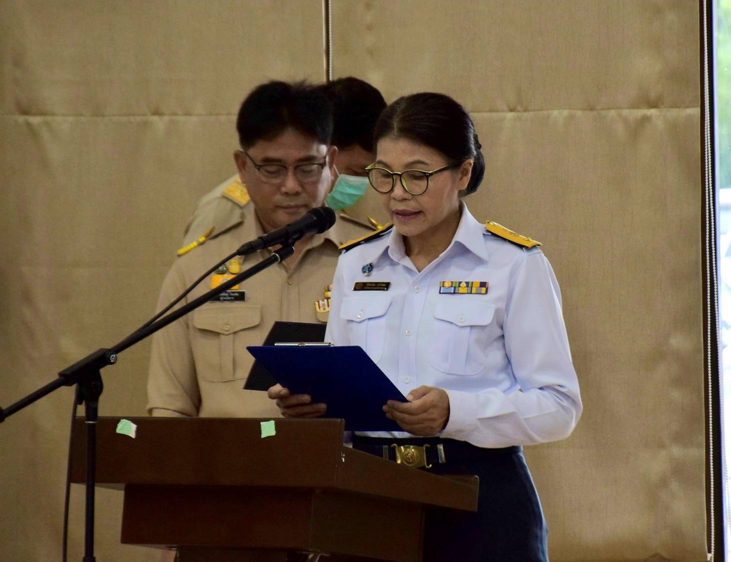 ผู้ว่าราชการจังหวัดอำนาจเจริญ มอบโล่รางวัลและเกียรติบัตร สถาบันเกษตรกรดีเด่น และ เกษตรกรดีเด่น..คลิก