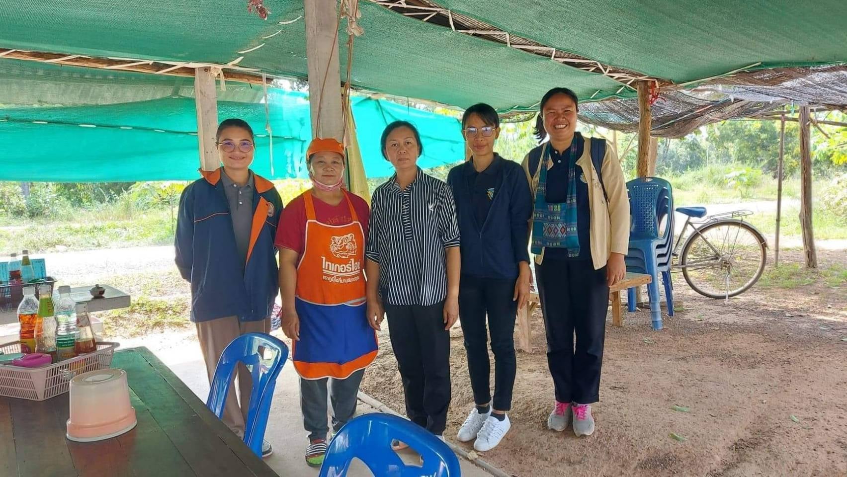ติดตามงานและสำรวจข้อมูลพื้นฐานกลุ่มแปรรูปผลิตภัณฑ์สัตว์น้ำ เพื่อส่งเสริมพัฒนาผลิตภัณฑ์สัตว์น้ำ. ให้มีมาตรฐานและส่งเสริมการตลาด ในพื้นที่อำเภอเมือง จำนวน 1 กลุ่ม และอำเภอพนา จำนวน 1 กลุ่ม..คลิก