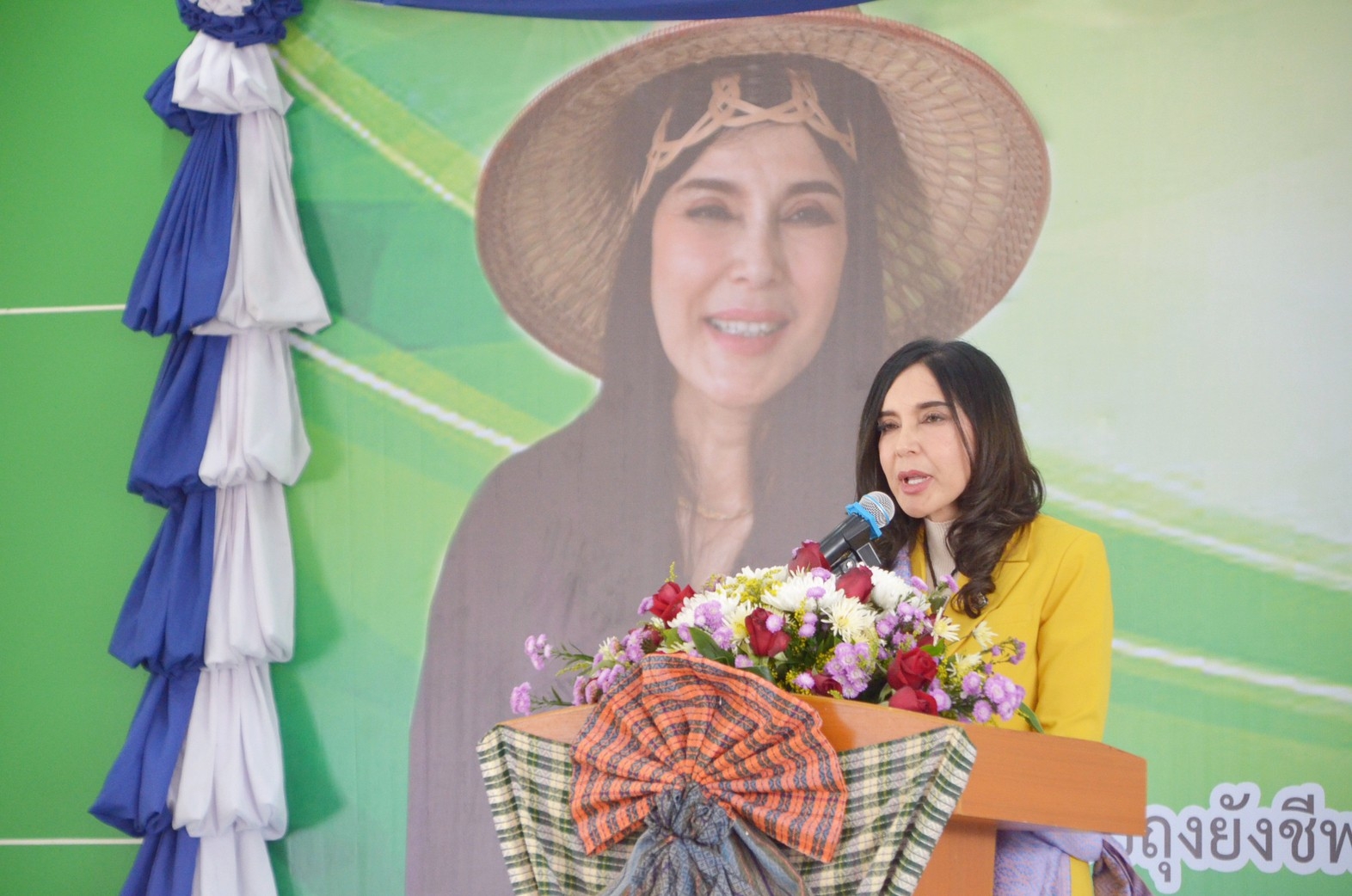 ร่วมต้อนรับรัฐมนตรีช่วยว่าการกระทรวงเกษตรและสหกรณ์และผู้บริหารกระทรวงเกษตร ตรวจเยี่ยมให้กำลังใจและมอบถุงยังชีพแก่สมาชิกสหกรณ์ที่ประสบภัยน้ำท่วม..คลิก