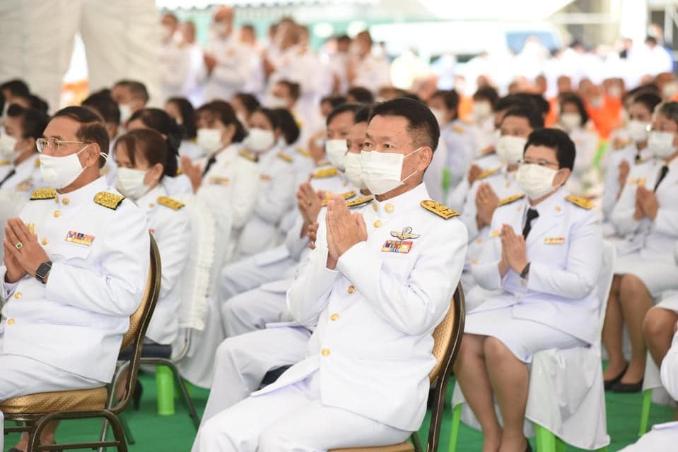 ร่วมพิธีทำบุญตักบาตรและพิธีถวายพานพุ่มดอกไม้และถวายบังคม เนื่องในวันคล้ายวันพระบรมราชสมภพ พระบาทสมเด็จพระบรมชนกาธิเบศร มหาภูมิพลอดุลยเดชมหาราช บรมนาถบพิตร วันชาติ และวันพ่อแห่งชาติ 5 ธันวาคม 2563..คลิก