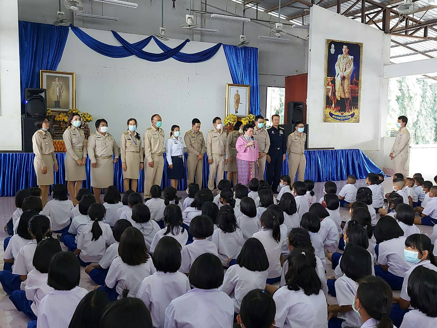 วันที่ 14 ธันวาคม 2563 เวลา 13.00 น. นายบุญหลาย กลุนารัตน์ ประมงจังหวัดหนองบัวลำภู มอบหมายให้นางสาวทัศนีย์ สุนนท์ชัย หัวหน้ากลุ่มพัฒนาและส่งเสริมอาชีพการประมง..คลิก