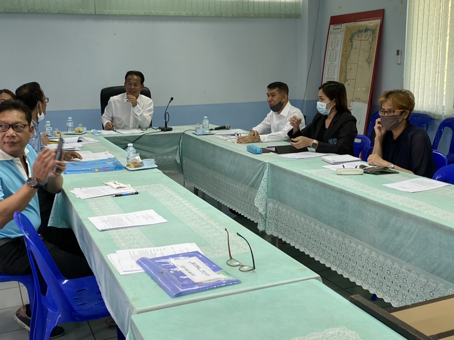 เจ้าหน้าที่ศูนย์วิจัยและพัฒนาประมงทะเลสมุทรปราการ ร่วมประชุมคณะกรรมการขับเคลื่อนนโยบายของกรมประมง (FC)..คลิก