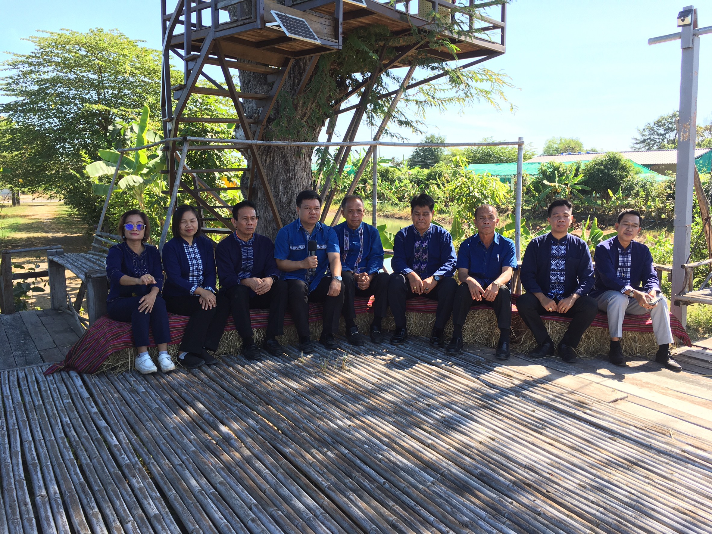 วันที่ 17 ธันวาคม 2563 เวลา 09.00 น. นายบุญหลาย กุลนารัตน์ ประมงจังหวัดหนองบัวลำภู มอบหมายให้ นางถนอมขวัญ นอศรี หัวหน้ากลุ่มบริหารและยุทธศาสตร์..คลิก