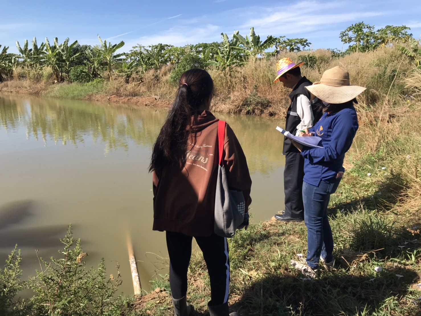 วันที่ 18 ธันวาคม 2563 นาวิทยา ประเสริฐสังข์ ประมงอำเภอโนนสัง พร้อมด้วย นางสาวสายสมร พลบูรณ์ นักวิชาการประมง และเจ้าหน้าที่จากสำนักงานประมงจังหวัด..คลิก