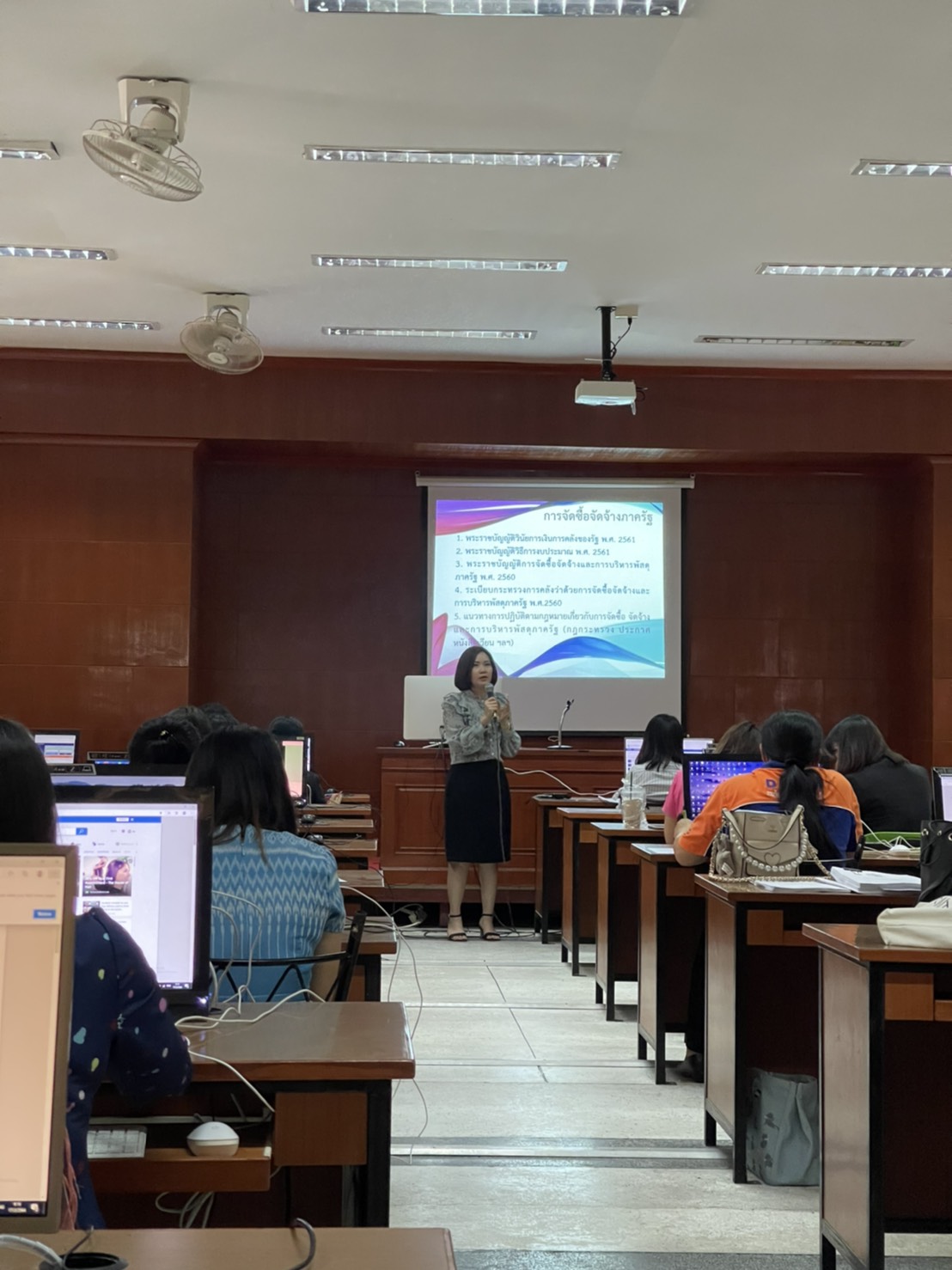 วันที่ 17-18 กุมภาพันธ์ 2564 นางสาวบุรัสกร แสงไกร เจ้าพนักงานธุรการปฏิบัติงาน..คลิก