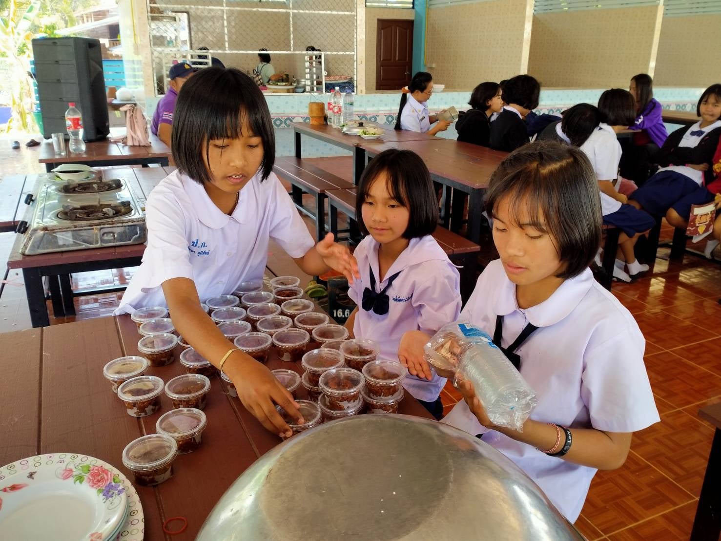 กิจกรรมอบรมและสาธิตด้านโภชนาการปลาครู และนักเรียน โครงการสนับสนุนด้านการประมงตามพระราชดำริสมเด็จพระเทพรัตนราชสุดาฯ สยามบรมราชกุมารี ประจำปี 2564..คลิก