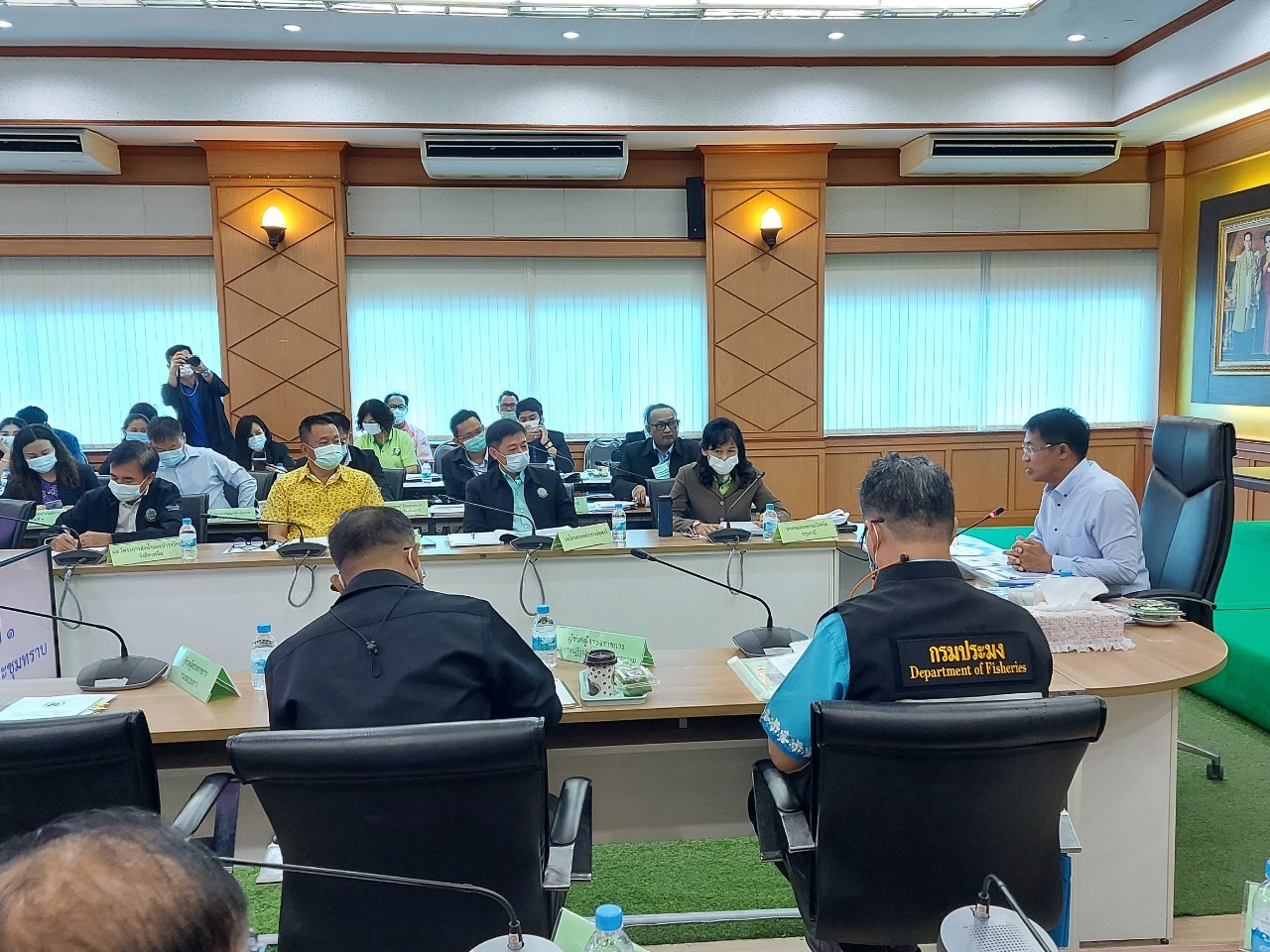 วันที่ 9 มีนาคม 2564 นายนรินทร์  มีวงศ์ ประมงจังหวัดปทุมธานี ร่วมประชุมตรวจติดตามความคืบหน้า ผลการดำเนินงานตามแผนตรวจราชการ และการขับเคลื่อนแบบบูรณาการในพื้นที่ของผู้ตรวจราชการกระทรวงเกษตรและสหกรณ์ ประจำปีงบประมาณ 2564 รอบที่ 1 โดยมีนายสัญญา  แสงพุ่มพงษ์ ผู้ตรวจราชการกระทรวงเกษตรและสหกรณ์ เขต 2 เป็นประธานในการประชุม ณ ห้องประชุมรังสิตประยูรศักดิ์ โครงการส่งน้ำและบำรุงรังสิตใต้ และตรวจเยี่ยมโครงการระบบส่งเสริมการเกษตรแบบแปลงใหญ่ (สัตว์น้ำจืด) ศูนย์เรียนรู้การเพิ่มประสิทธิภาพการผลิตสินค้าเกษตร ศูนย์เครือข่ายด้านการประมง ณ เลขที่ 9 หมู่ที่ 13 ตำบลลำไทร อำเภอลำลูกกา จังหวัดปทุมธานี..คลิก