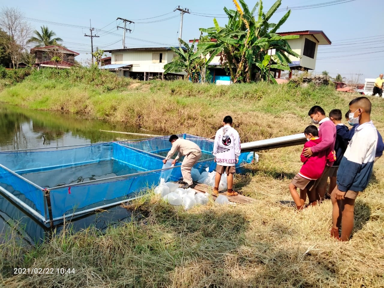 วันที่ 22 กุมภาพันธ์ 2564 นายบุญหลาย กุลนารัตน์ ประมงจังหวัดหนองบัวลำภู มอบหมายให้นายสมจิตร์ พงษ์ภุมมา หัวหน้ากลุ่มบริหารจัดการด้านการประมง ร่วมกับนายสาโรจน์ สนิทไทย ประมงอำเภอสุวรรณคูหา..คลิก