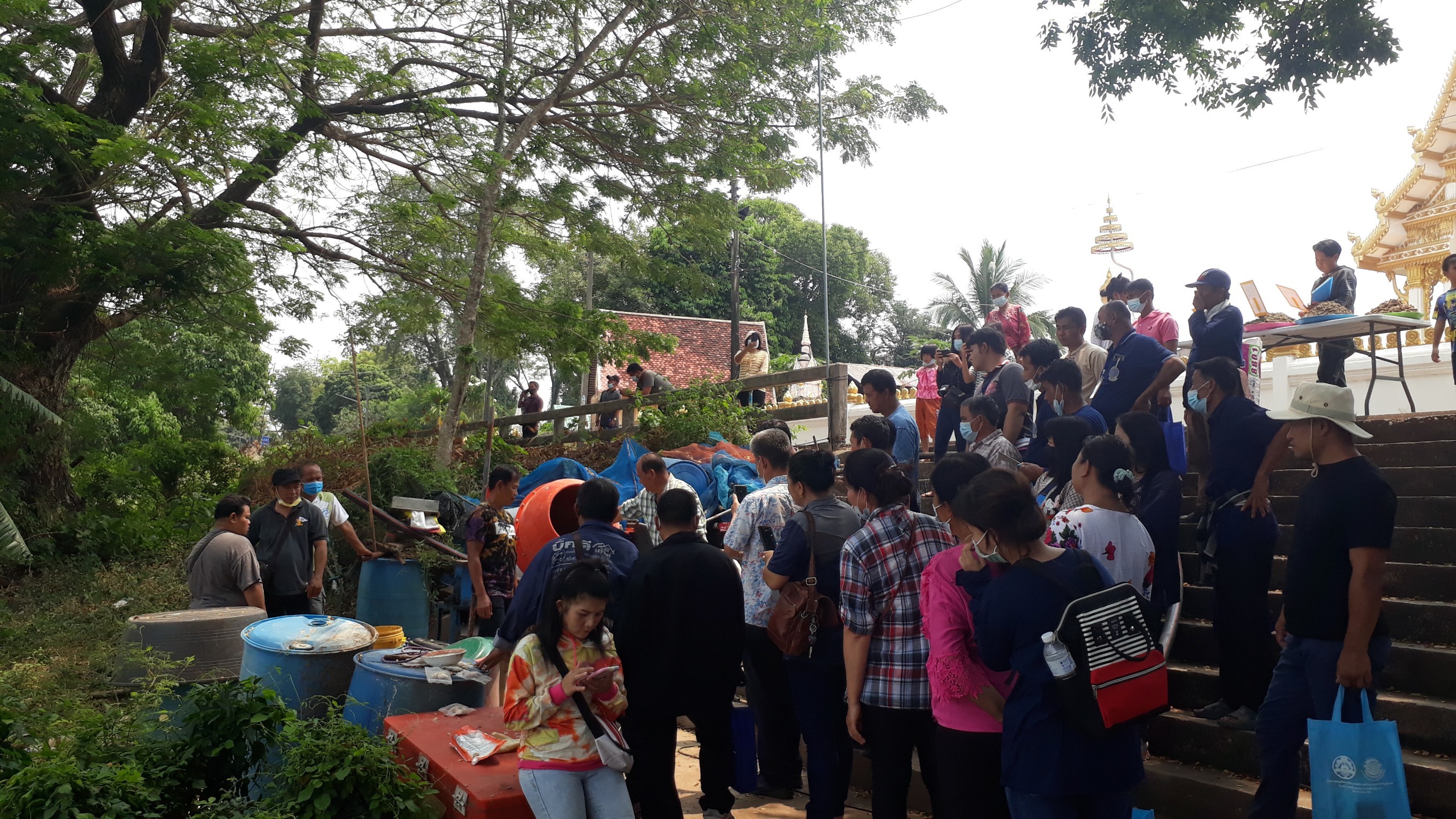 ฝึกอบรมเกษตรกร โครงการส่งเสริมและพัฒนาผลิตประมงจังหวัดมุกดาหาร กิจกรรมส่งเสริมการพัฒนาการเลี้ยงปลากดแก้ว..คลิก
