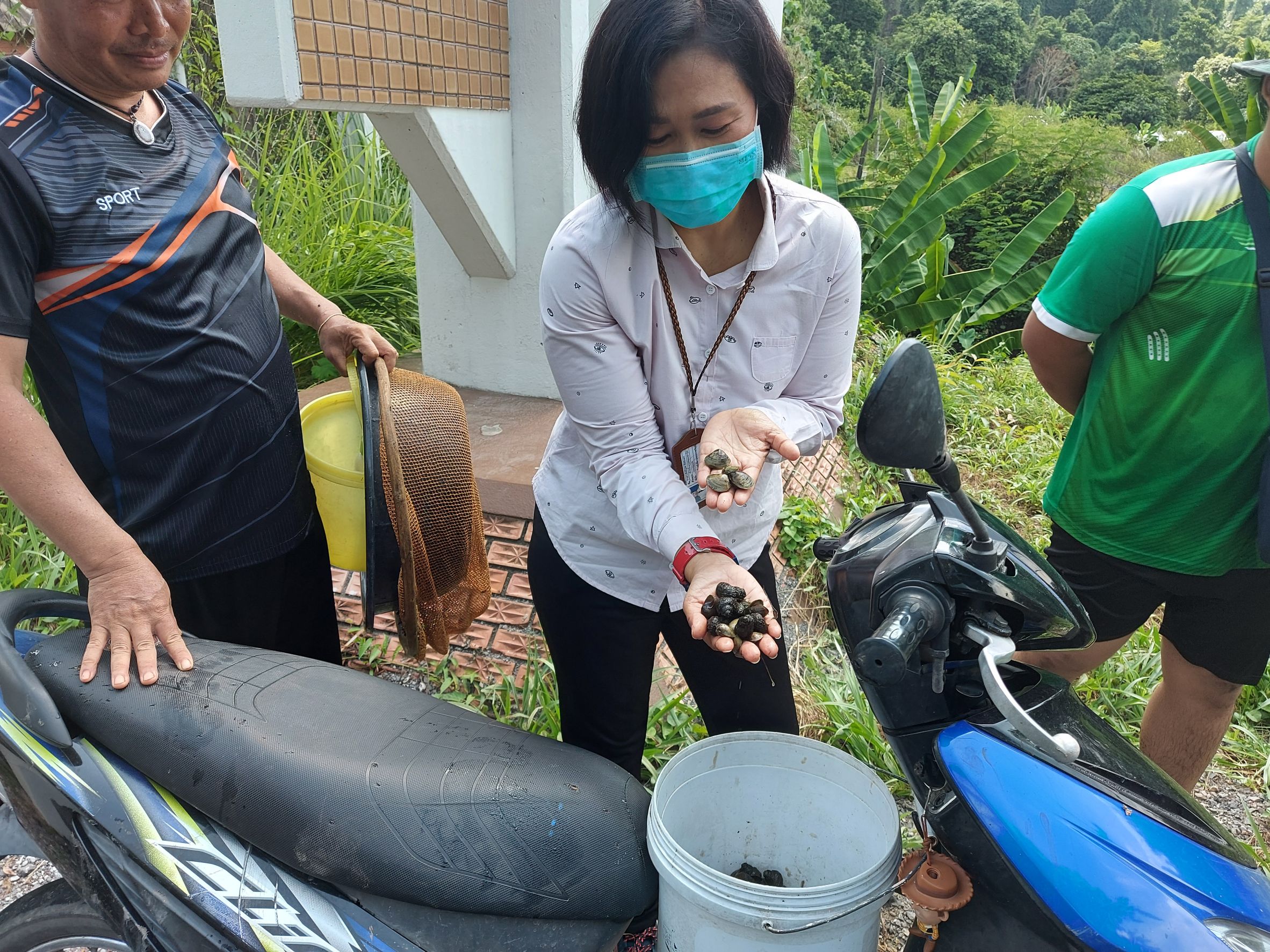 ลุยตรวจเยี่ยมชาวบ้านผู้ทำการประมง..คลิก