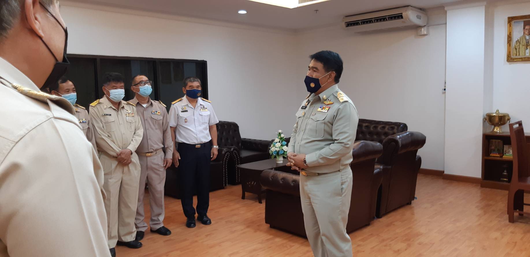 ร่วมต้อนรับ และแสดงความยินดีในโอกาสที่ท่านผู้ว่าราชการจังหวัดพะเยา นายโชคดี อมรรัตน์ มารับตำแหน่งฯ ณ ศาลากลางจังหวัดพะเยา..คลิก