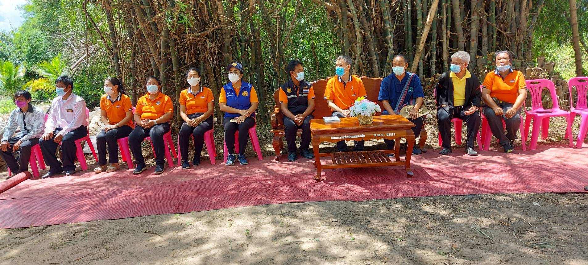 นางเสาวนี  แสนโคก ประมงอำเภอเมืองศรีสะเกษ ร่วมต้อนรับรองผู้ว่าราชการจังหวัดศรีสะเกษ เนื่องในโอกาสตรวจเยี่ยมติดตาม โครงการโคกหนองนาอำภอเมืองศรีสะเกษ..คลิก