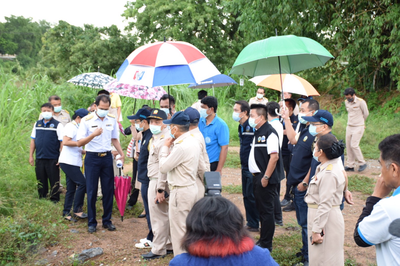 นายนราพัฒน์ แก้วทอง ผู้ช่วยรัฐมนตรีประจำกระทรวงเกษตรและสหกรณ์ ลงพื้นที่ตรวจราชการในพื้นที่ชลประทาน เขตที่ 3 ณ ประตูระบายน้ำปากคลองบึงบอระเพ็ด..คลิก
